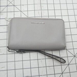 Michael Kors Large Pebbled Leather Smartphone Wristlet - Gray